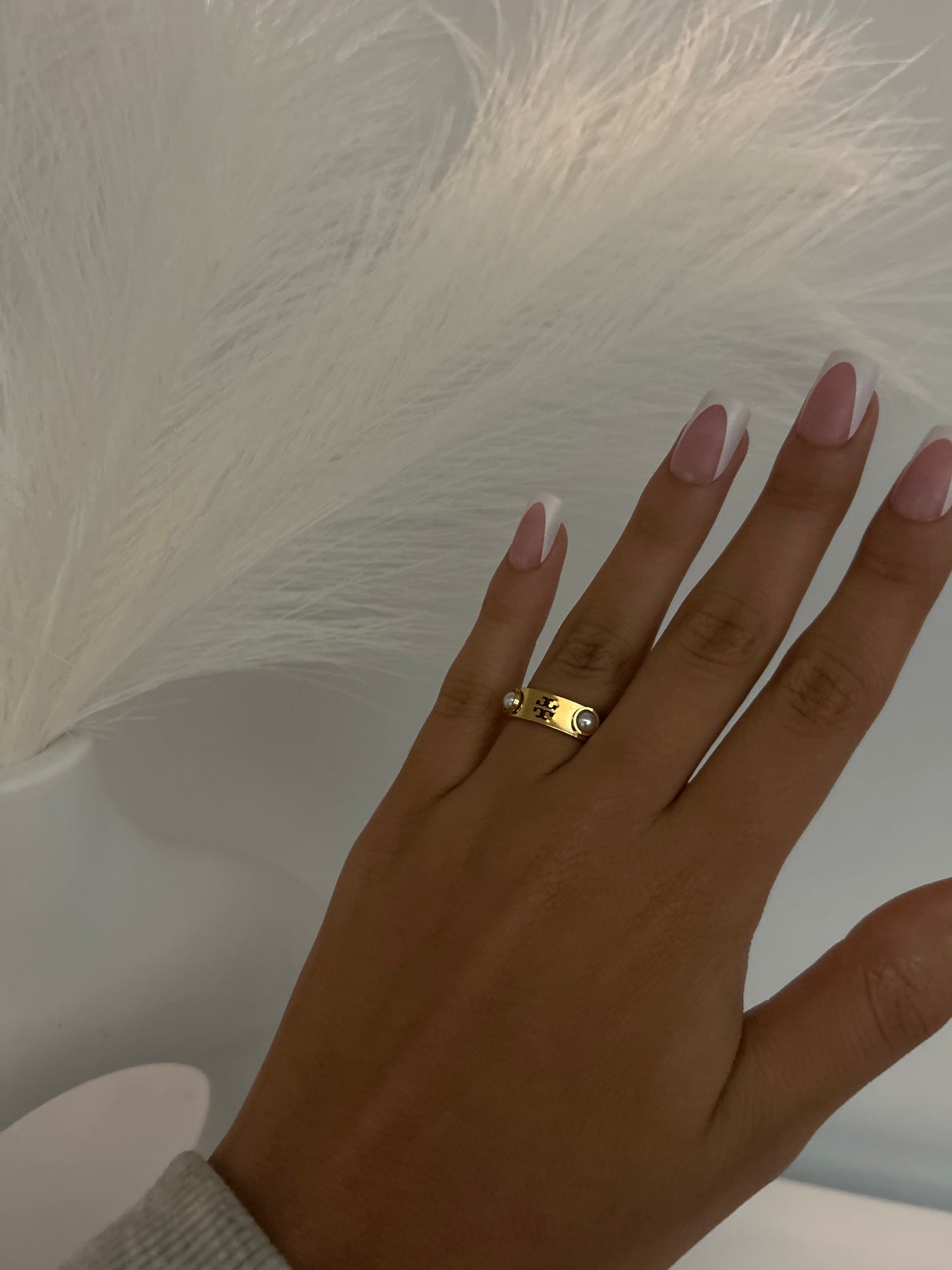 Bague T